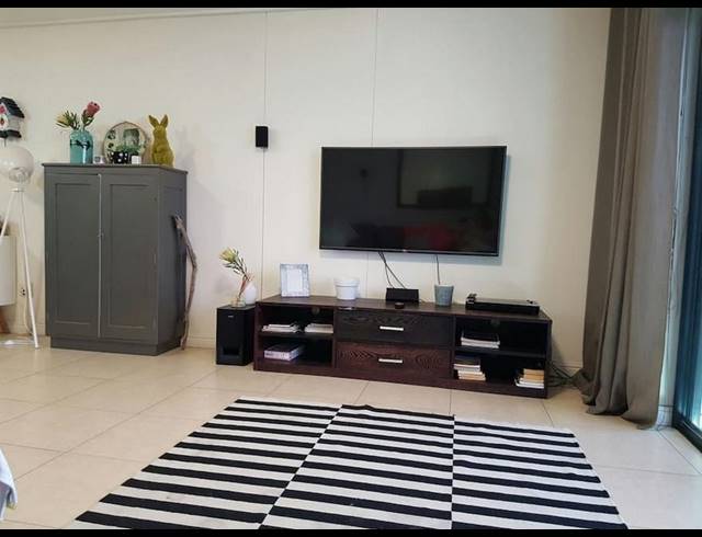 1 BEDROOM APARTMENT RENTED IN CAPE TOWN CITY CENTRE